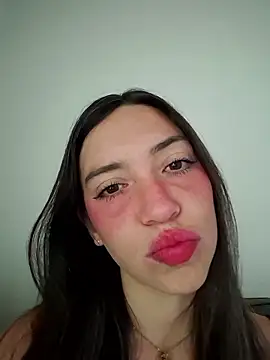 Snapshot of loveuu-bae chatting on 11, 1, 2026 loveuu-bae online show from 11, 1, 2026