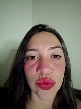 Snapshot of loveuu-bae chatting on 9, 4, 2026 loveuu-bae online show from 9, 4, 2026