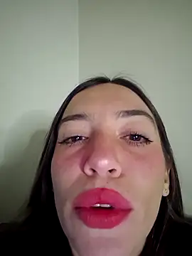 Snapshot of loveuu-bae chatting on 11, 4, 2026 loveuu-bae online show from 11, 4, 2026