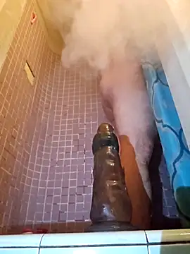 Snapshot of UncutHammer69 chatting on 25, 11, 2025 UncutHammer69 online show from 25, 11, 2025