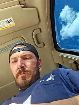 Snapshot of UncutHammer69 chatting on 11, 4, 2026 UncutHammer69 online show from 11, 4, 2026