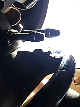 Snapshot of UncutHammer69 chatting on 16, 4, 2026 UncutHammer69 online show from 16, 4, 2026