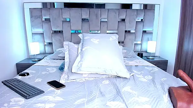 Cammiila online show from 15, 2, 2025