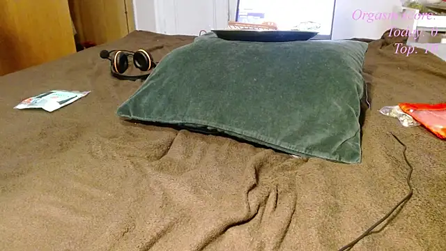 Snapshot of victoria97 chatting on 14, 4, 2026 victoria97 online show from 14, 4, 2026