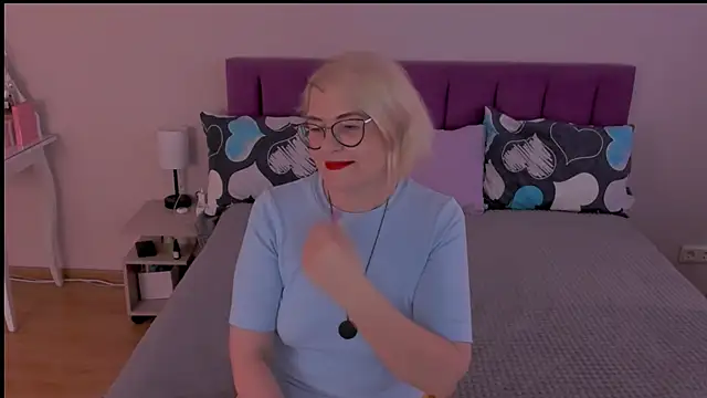 sabrinamacmarren online show from 23, 2, 2025