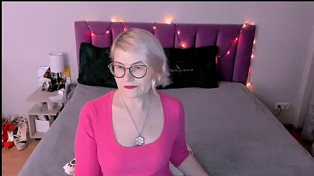 sabrinamacmarren online show from 21, 12, 2025