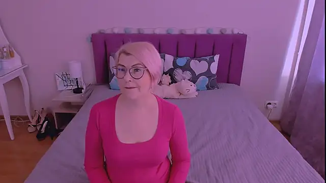 sabrinamacmarren online show from 15, 2, 2026