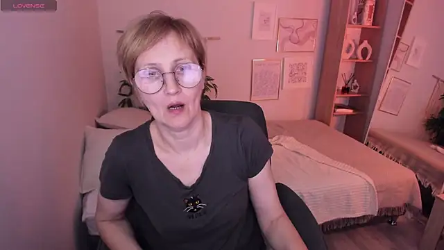 Paris Cherry online show from 19, 4, 2026