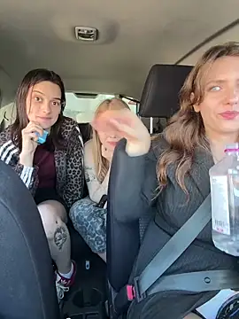 Snapshot of MariiD chatting on 1, 4, 2026 MariiD online show from 1, 4, 2026