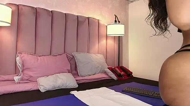 HallyBans online show from 5, 3, 2026