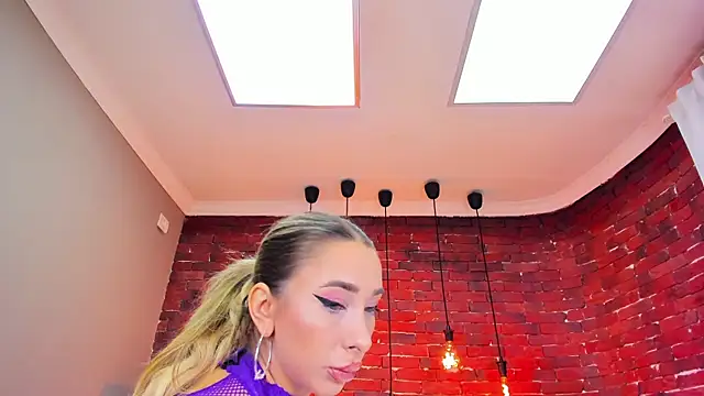 Snapshot of ChristynaRoss chatting on 20, 10, 2025 ChristynaRoss online show from 20, 10, 2025