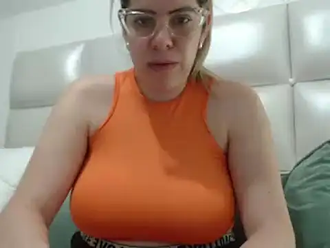 ashlymoon online show from 12, 3, 2025