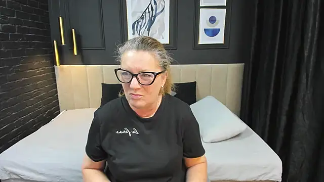 Snapshot of LeaPure chatting on 7, 6, 2026 LeaPure online show from 7, 6, 2026