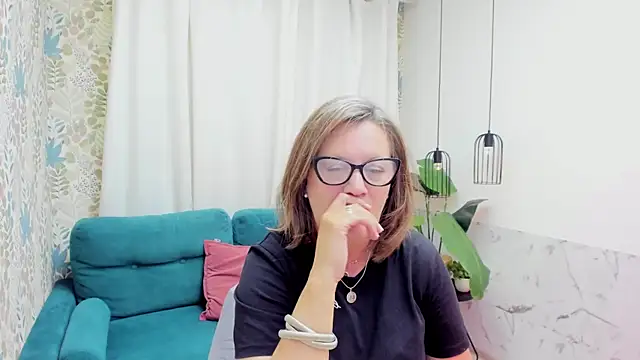 Snapshot of LeaPure chatting on 1, 8, 2026 LeaPure online show from 1, 8, 2026