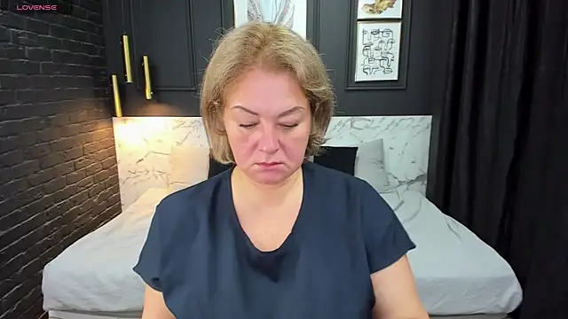 Snapshot of JenniferLight chatting on 22, 2, 2025 JenniferLight online show from 22, 2, 2025