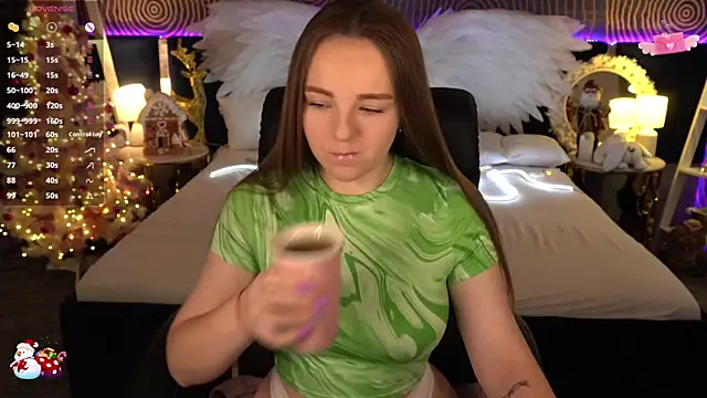 Snapshot of FoxyShy chatting on 20, 12, 2025 FoxyShy online show from 20, 12, 2025