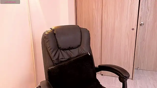 CRAZYBOYLOVE online show from 15, 2, 2026