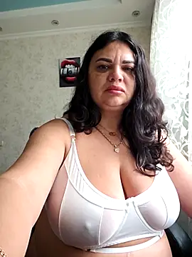 Snapshot of littleRikka chatting on 3, 11, 2025 littleRikka online show from 3, 11, 2025