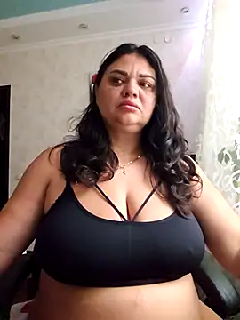 Snapshot of littleRikka chatting on 7, 11, 2025 littleRikka online show from 7, 11, 2025