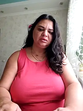 Snapshot of littleRikka chatting on 8, 11, 2025 littleRikka online show from 8, 11, 2025