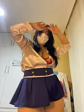 White-Petite online show from 6, 3, 2026