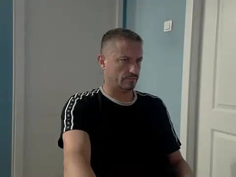 Snapshot of MisterFaithRO chatting on 6, 7, 2026 MisterFaithRO online show from 6, 7, 2026