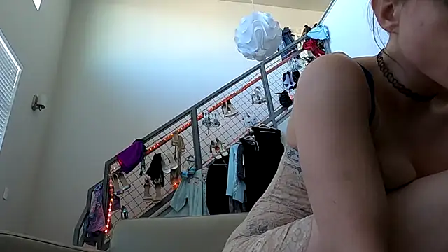 TheDaisyChaos online show from 6, 1, 2025