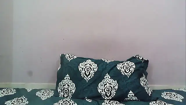 Snapshot of HotyRose chatting on 2, 11, 2025 HotyRose online show from 2, 11, 2025