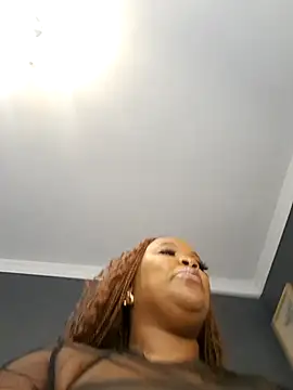 SWEETDOLLY29XX online show from 18, 2, 2025