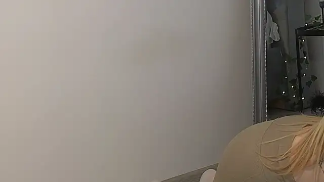 Snapshot of JuliaJuliette chatting on 9, 2, 2025 JuliaJuliette online show from 9, 2, 2025