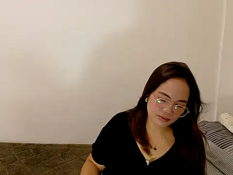 Snapshot of BURBERRY69 chatting on 8, 4, 2026 BURBERRY69 online show from 8, 4, 2026