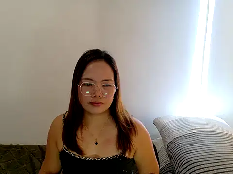 Snapshot of BURBERRY69 chatting on 9, 4, 2026 BURBERRY69 online show from 9, 4, 2026