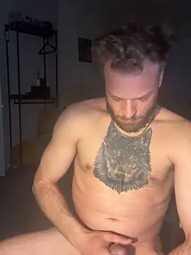 Snapshot of guyatwork16 chatting on 26, 4, 2026 guyatwork16 online show from 26, 4, 2026