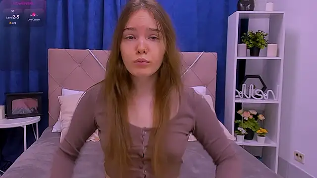 Janie JJ Curvie online show from 4, 2, 2026