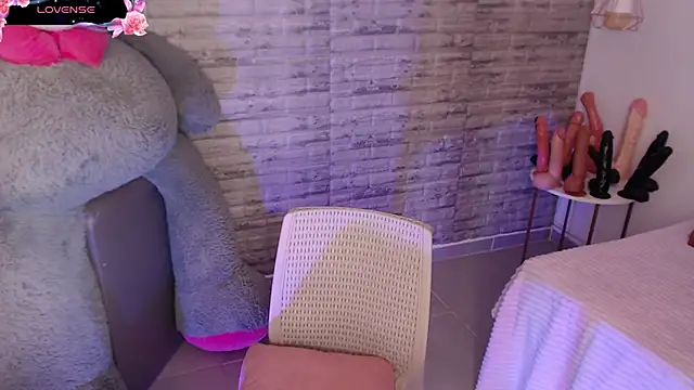 TinnaCobb online show from 20, 12, 2025