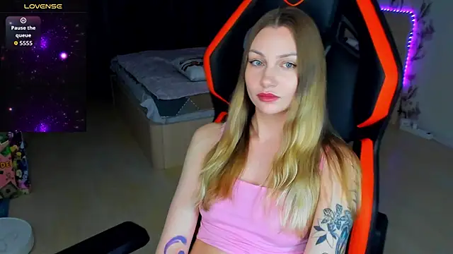 Snapshot of BiMolly chatting on 2, 4, 2026 BiMolly online show from 2, 4, 2026