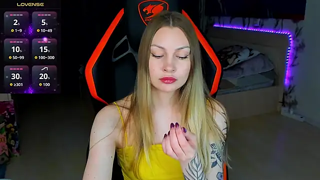 Snapshot of BiMolly chatting on 6, 4, 2026 BiMolly online show from 6, 4, 2026