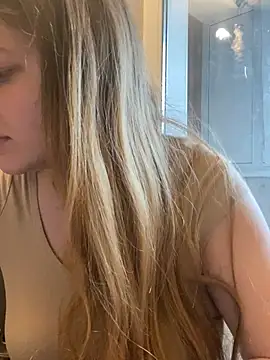 Snapshot of -MimmiLissa- chatting on 6, 4, 2026 -MimmiLissa- online show from 6, 4, 2026