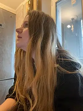 Snapshot of -MimmiLissa- chatting on 15, 4, 2026 -MimmiLissa- online show from 15, 4, 2026