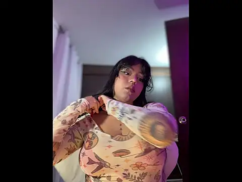 Naiara sex online show from 8, 11, 2025