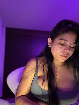 Naiara sex online show from 5, 12, 2025