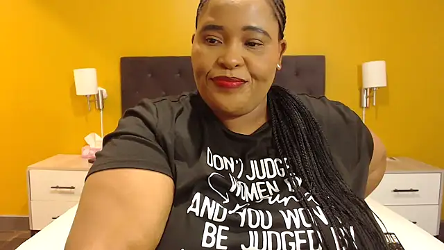Snapshot of zandile chatting on 30, 4, 2026 zandile online show from 30, 4, 2026