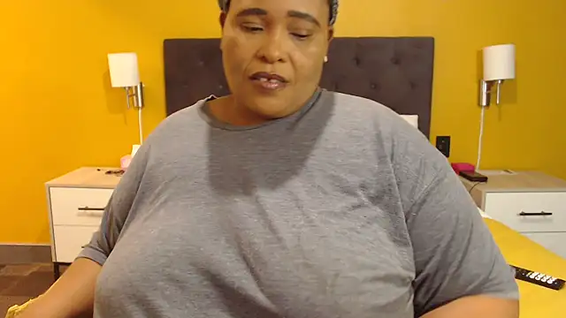 Snapshot of zandile chatting on 3, 5, 2026 zandile online show from 3, 5, 2026
