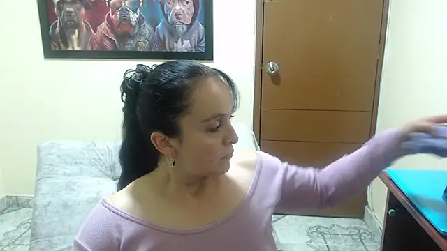 Snapshot of antara_hotgirl chatting on 18, 6, 2026 antara hotgirl online show from 18, 6, 2026
