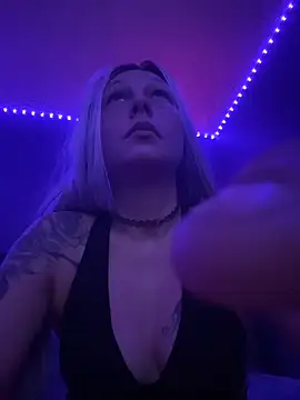 Snapshot of Babii_Nova chatting on 25, 11, 2025 Babii Nova online show from 25, 11, 2025