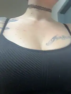 Snapshot of Babii_Nova chatting on 28, 4, 2026 Babii Nova online show from 28, 4, 2026
