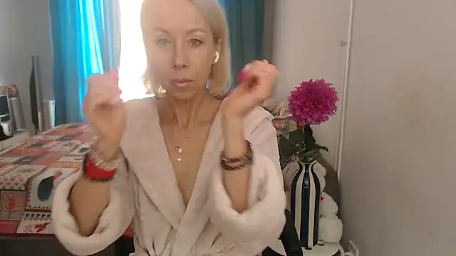 LuxuryNika online show from 22, 9, 2025