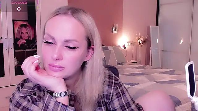 Libby Nora online show from 4, 10, 2025