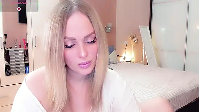 Snapshot of Libby_Nora chatting on 11, 4, 2026 Libby Nora online show from 11, 4, 2026