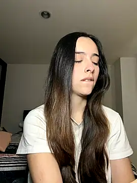 Snapshot of swrennn19 chatting on 18, 10, 2025 swrennn19 online show from 18, 10, 2025